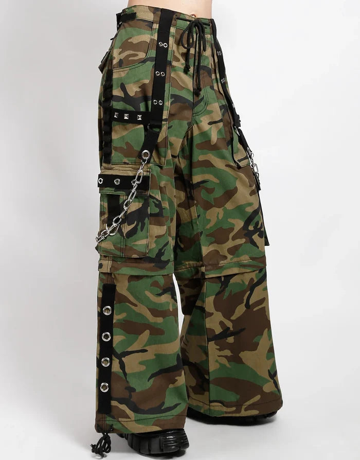 model showing side of pants