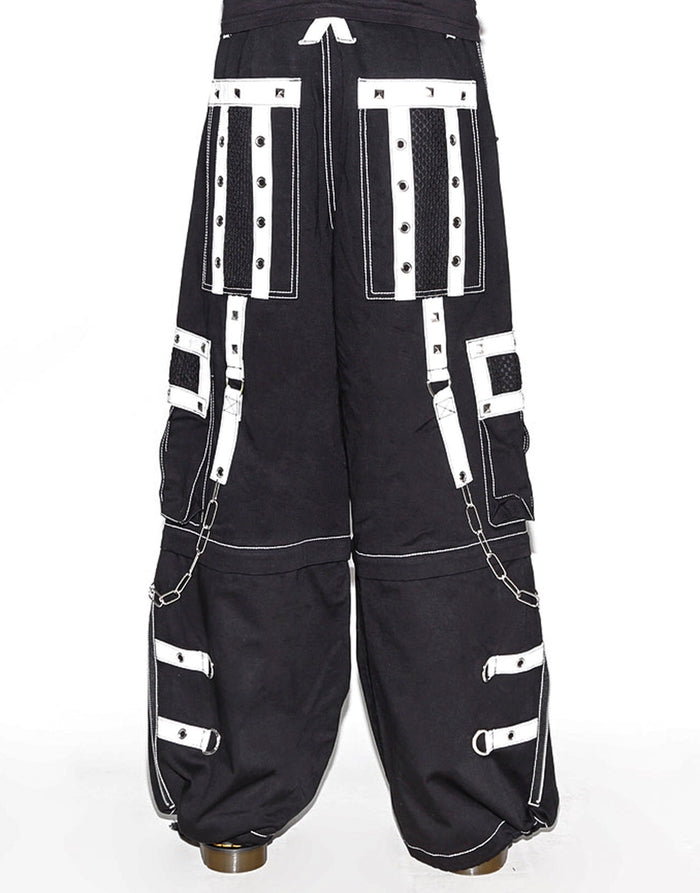 model showing back of pants