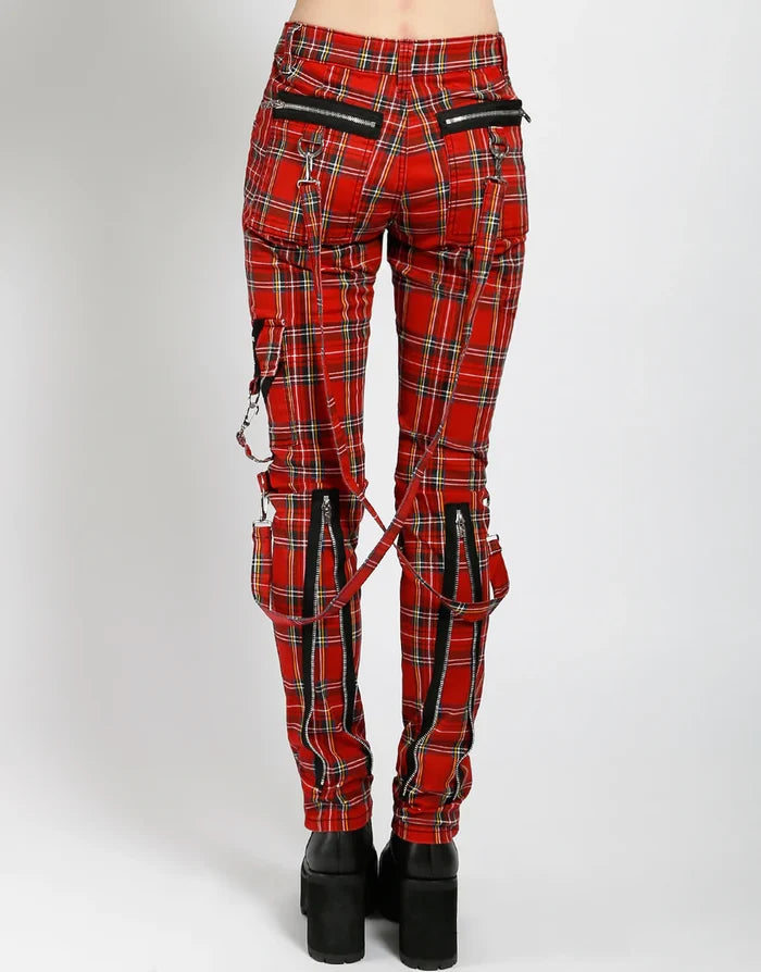model showing back of pants