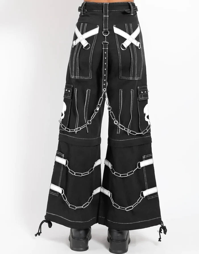 model showing back of pants
