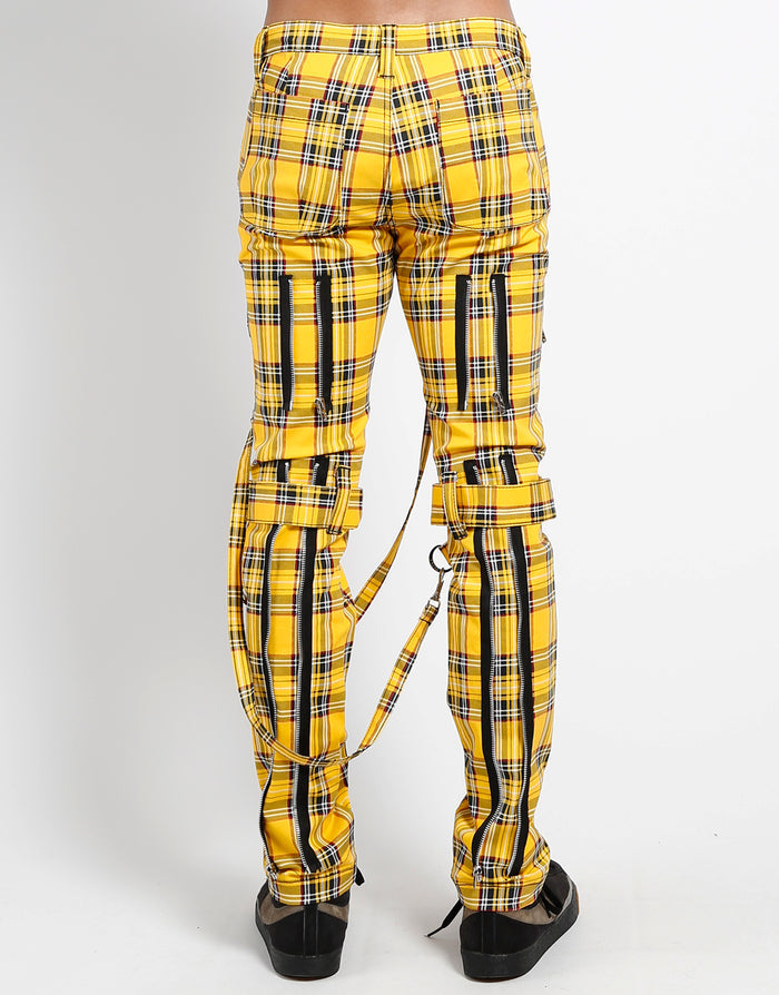 model showing back of pants