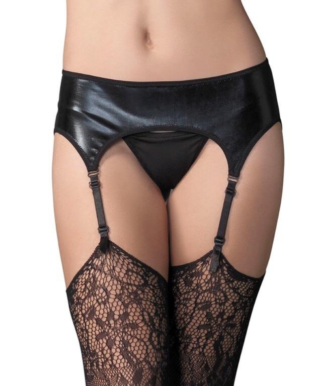 model showing front of garters