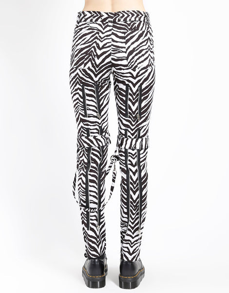 model showing back of pants